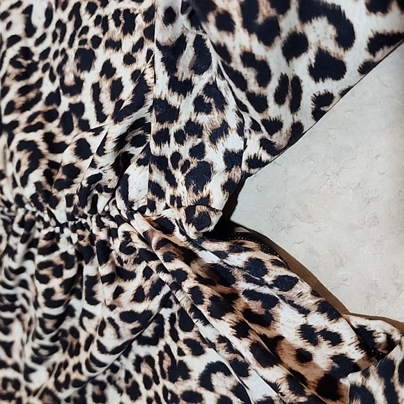 ZYIA Scrunch Butt leopard leggings size 4 - Picture 3 of 4